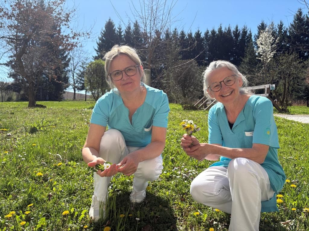 Kräuterwanderung rund um das OptimaMed Rehabilitationszentrum Aspach