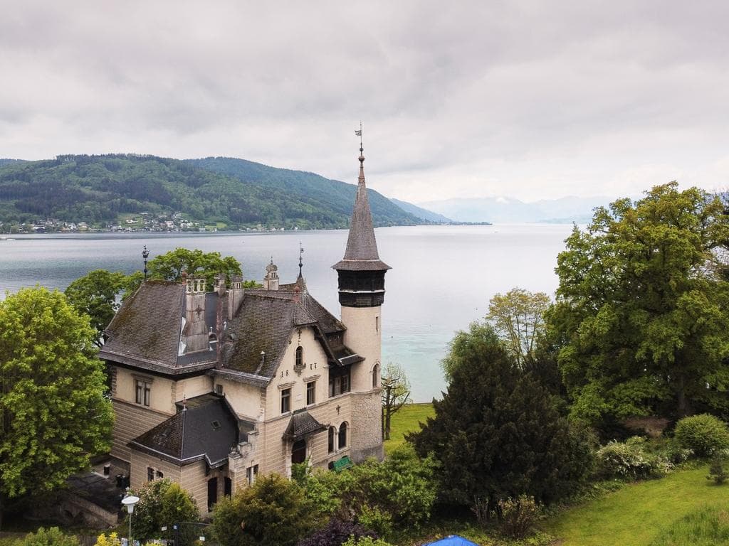 Führung durch die Villa Paulick am Attersee