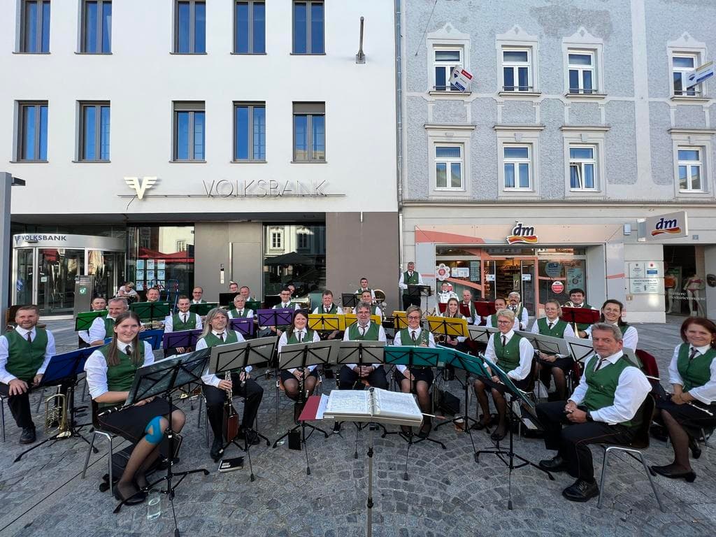 Platzkonzert mit der Bauernkapelle Pilsbach