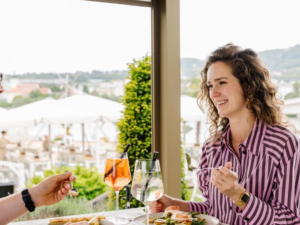 Opening: Bruckners Sommerterrasse