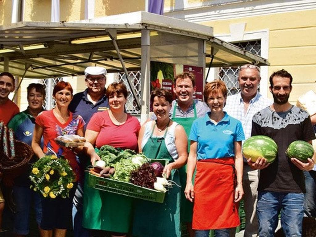 Bauern- und Wochenmarkt