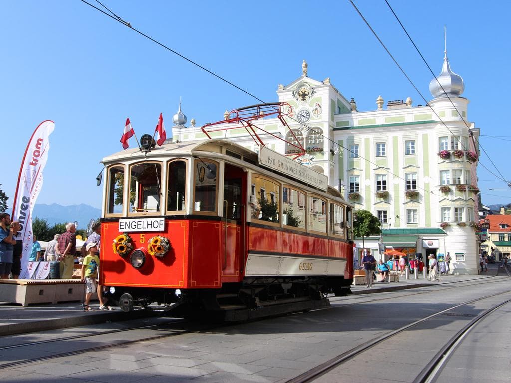 Nostalgiefahrt auf der Traunseetram