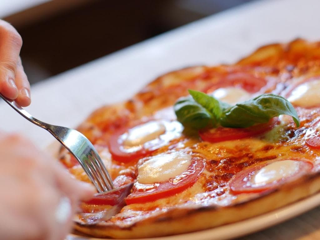 Pizza & Burger Sattledt
