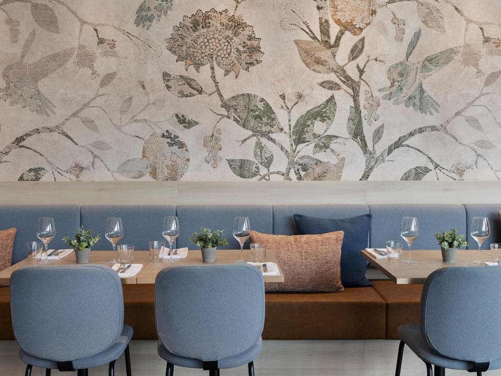 Kitchen & Bar at Courtyard