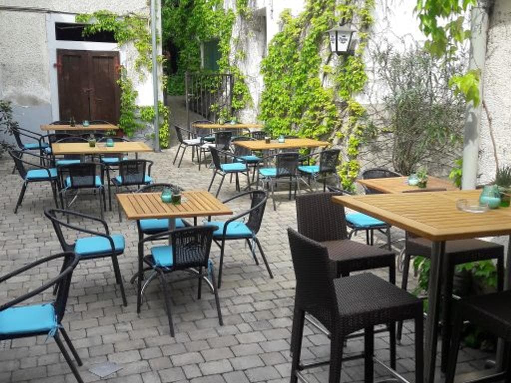 Retro Café Bar