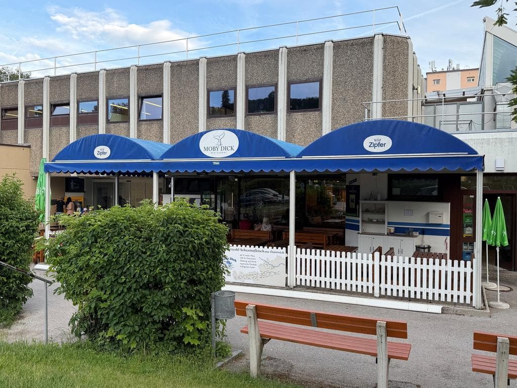 Moby Dick Café-Restaurant