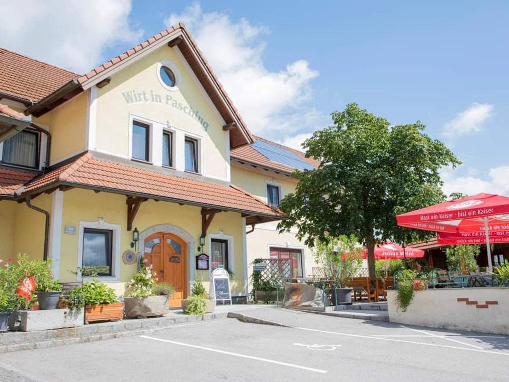 Wirt in Pasching-Landgasthof Fam. Kragl