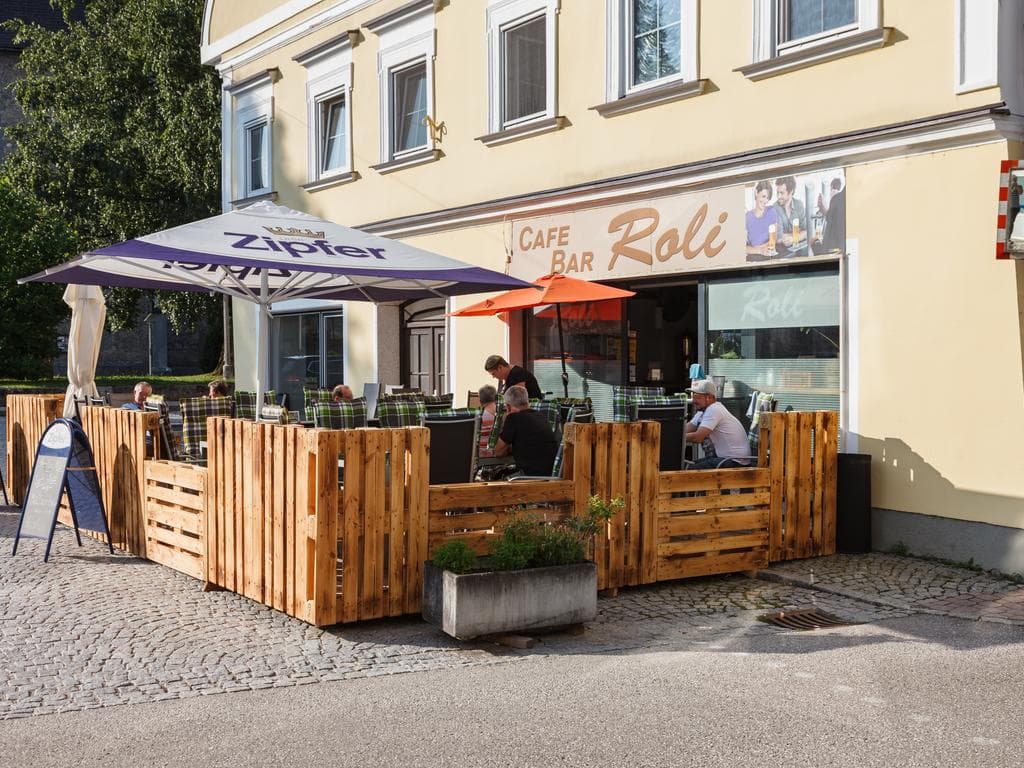 Cafe Bar Roli