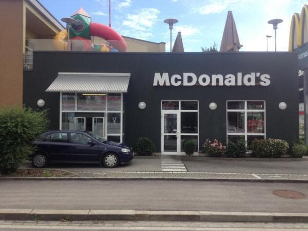 McDonald's (Mc Drive) & McCafé