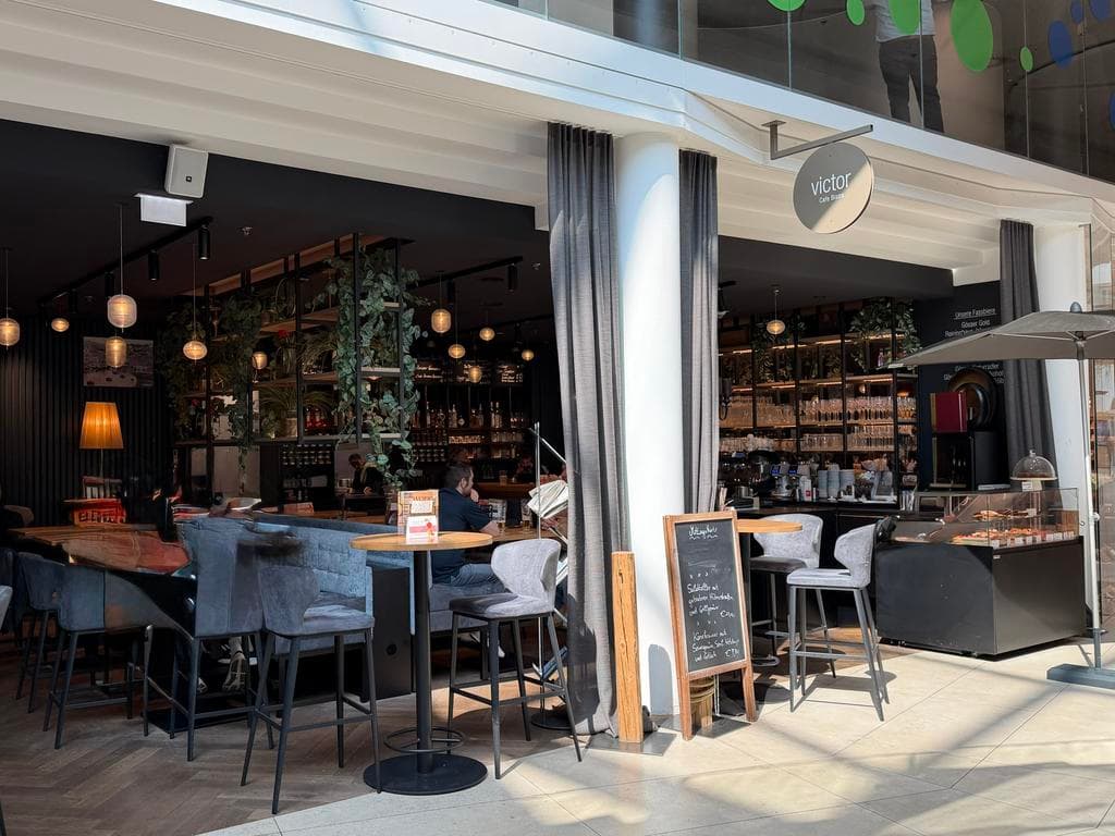 Victor Café Bistro